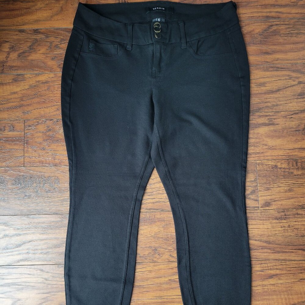 TORRID 3-Button Black Super Skinny Jeggings sz 12 EUC Business Casual Office
